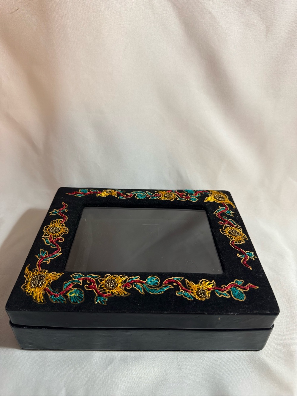 Velvet Embroidered Jewelry Box Beaded Floral Glass Top Ring Organizer Black